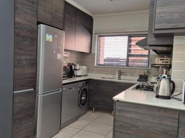 3 Bedroom Apartment in Olivedale