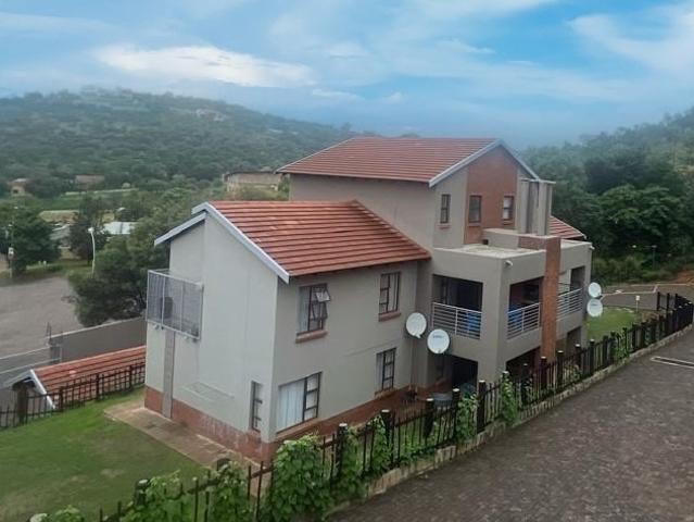 3 Bedroom Apartment in Azaleapark