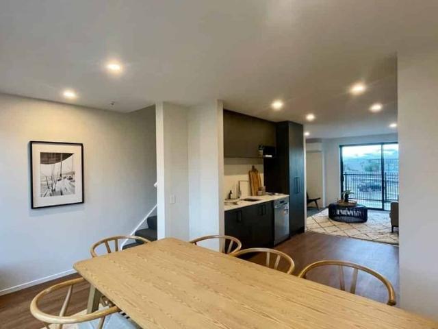 3 bedroom apartment in addington