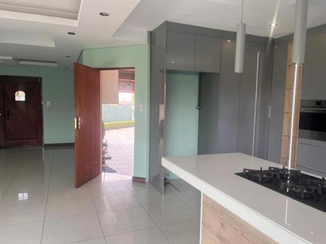 3 Bedroom Apartment in Aerorand