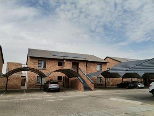 3 bedroom apartment in alberton