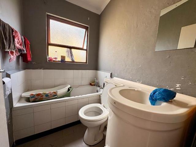 3 Bedroom Apartment in Amalinda