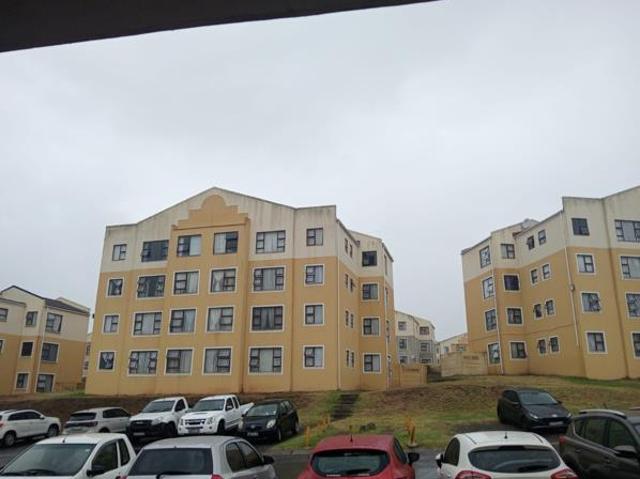 3 Bedroom Apartment in Amalinda