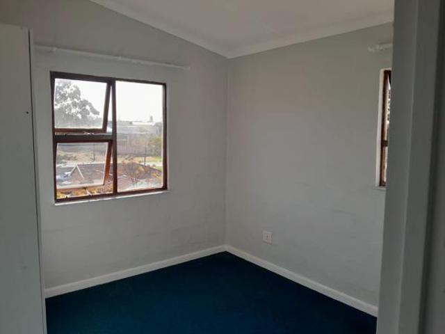 3 Bedroom Apartment in Amalinda