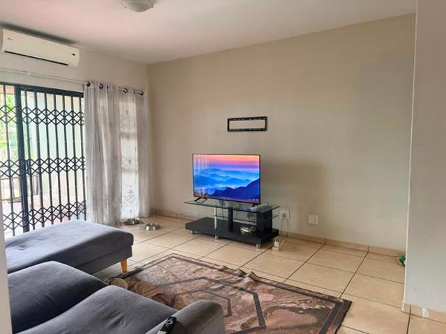 3 Bedroom Apartment in Arboretum