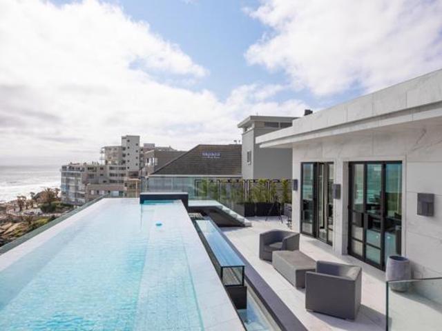 3 Bedroom Apartment in Bantry Bay
