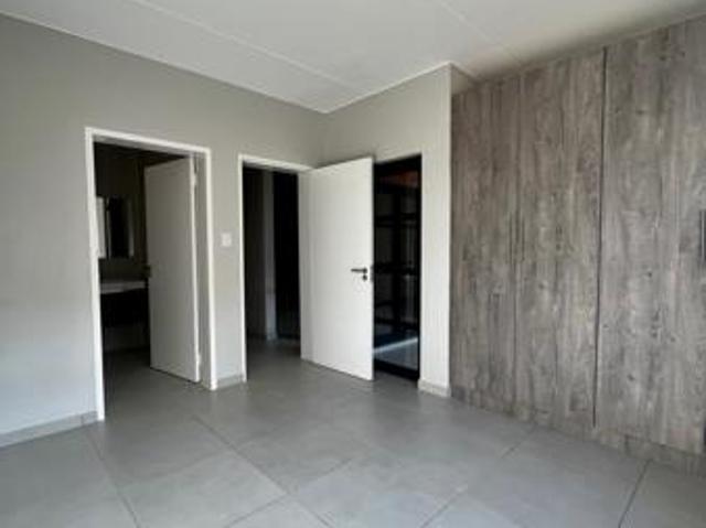 3 Bedroom Apartment in Bartlett