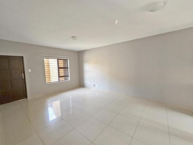 3 Bedroom Apartment in Birdswood