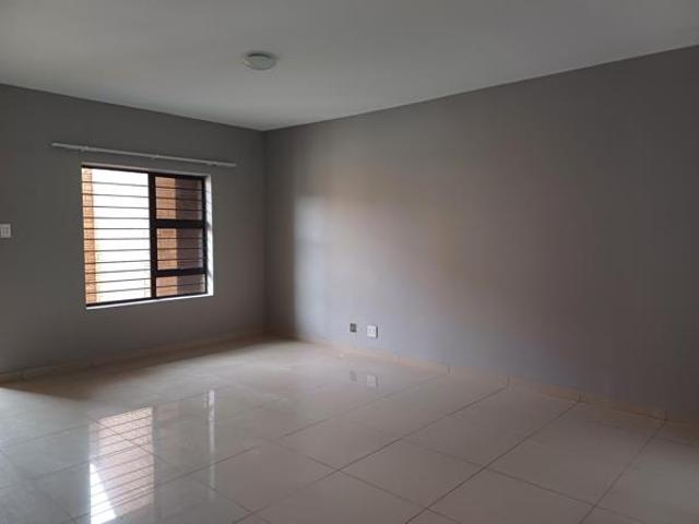 3 Bedroom Apartment in Birdswood
