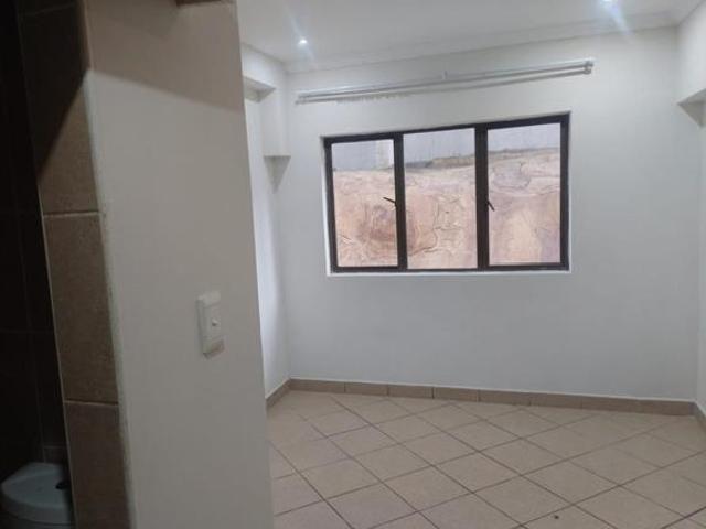 3 Bedroom Apartment in Blythedale Beach