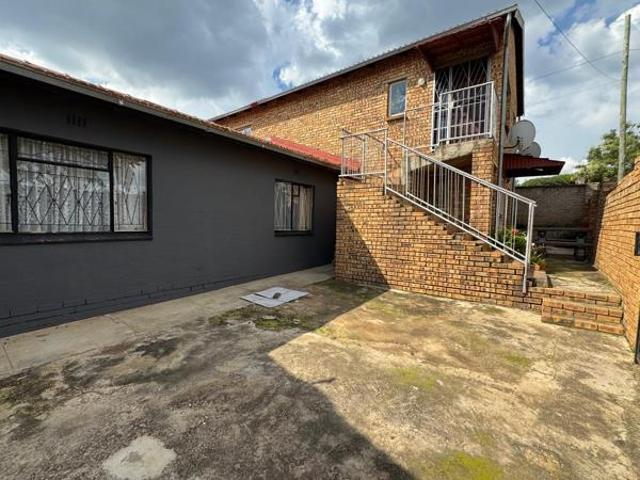 3 Bedroom Apartment in Bosmont