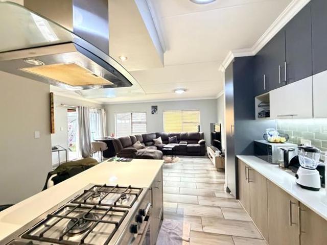 3 Bedroom Apartment in Carlswald