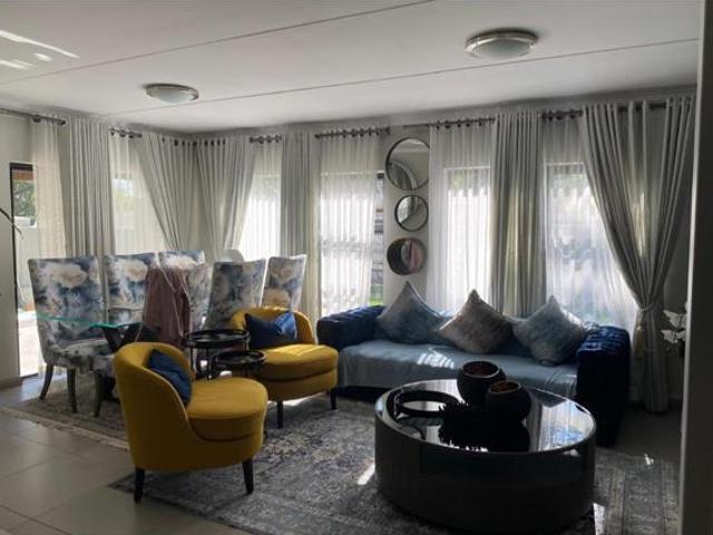 3 Bedroom Apartment in Carlswald Estate