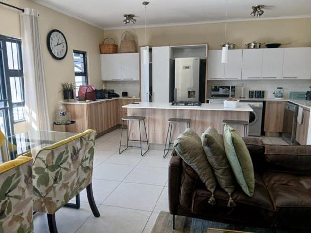 3 Bedroom Apartment in Centurion Central