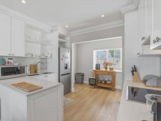 3 Bedroom Apartment in Claremont Upper