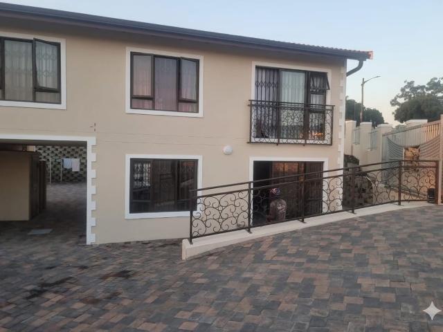 3 Bedroom Apartment in Clayfield