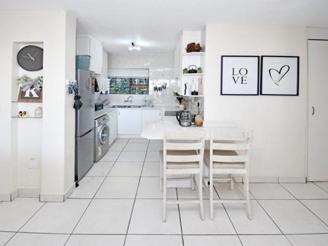 3 Bedroom Apartment in Constantia Kloof
