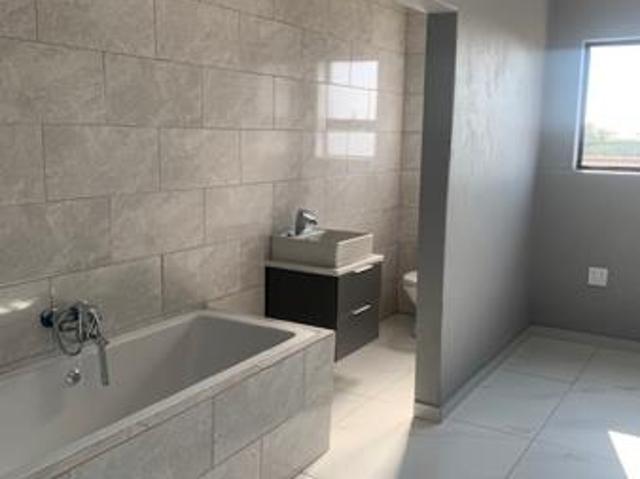 3 Bedroom Apartment in Constantia Kloof