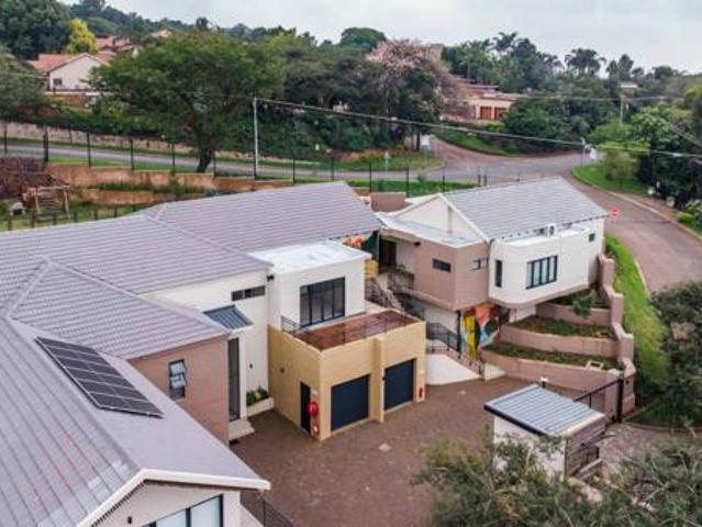 3 Bedroom Apartment in Constantia Park