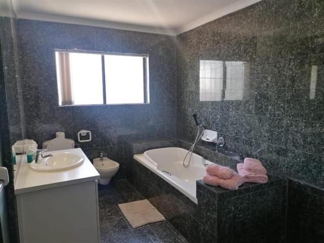 3 Bedroom Apartment in Country Club