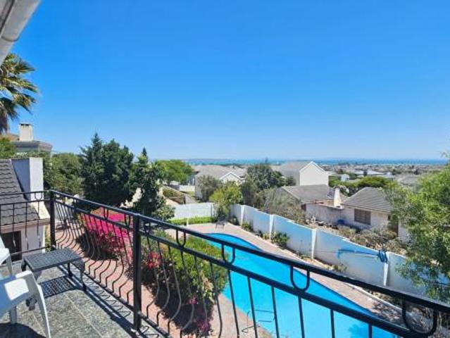3 Bedroom Apartment in Country Club