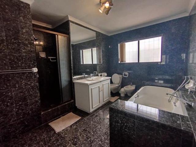 3 Bedroom Apartment in Country Club