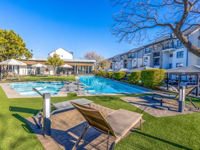3 Bedroom Apartment in Crowthorne AH