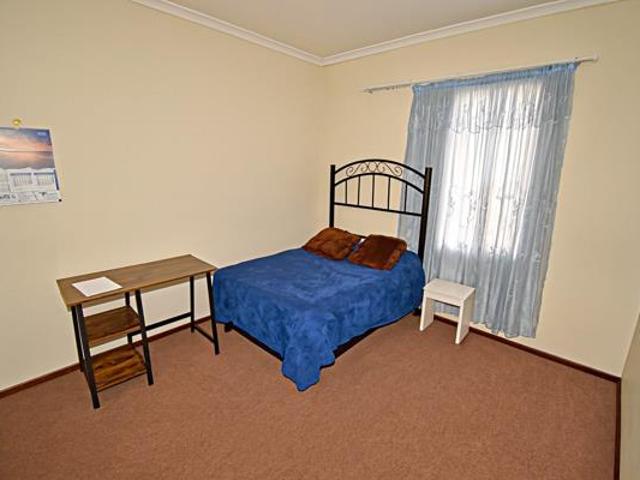 3 Bedroom Apartment in Crystal Park