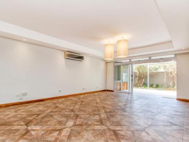 3 Bedroom Apartment in Dunkeld West