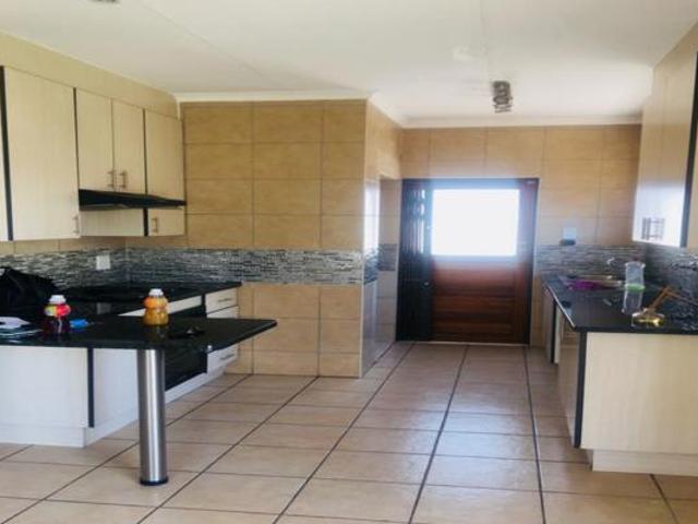 3 Bedroom Apartment in Die Heuwel