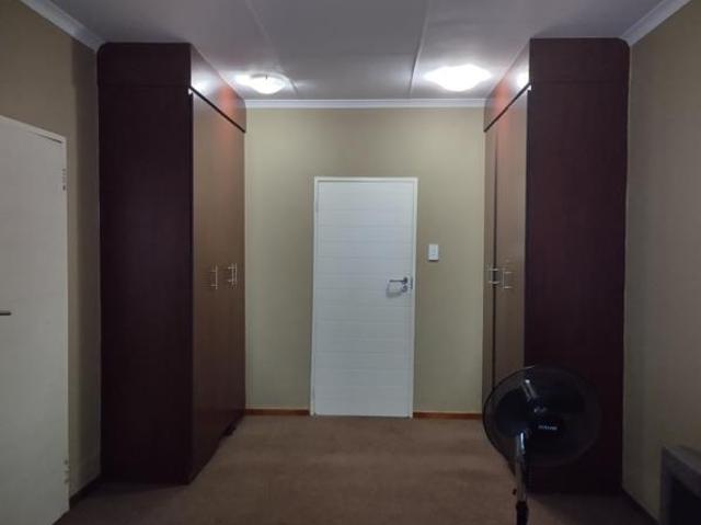 3 Bedroom Apartment in Die Heuwel Ext 2