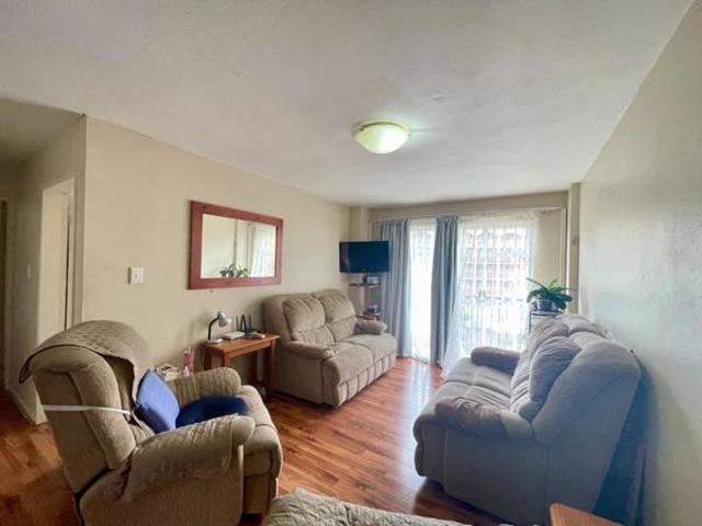 3 Bedroom Apartment in Die Hoewes