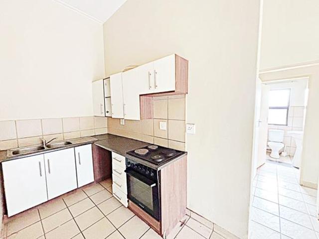 3 Bedroom Apartment in Die Hoewes