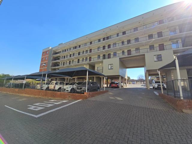 3 Bedroom Apartment in Die Hoewes