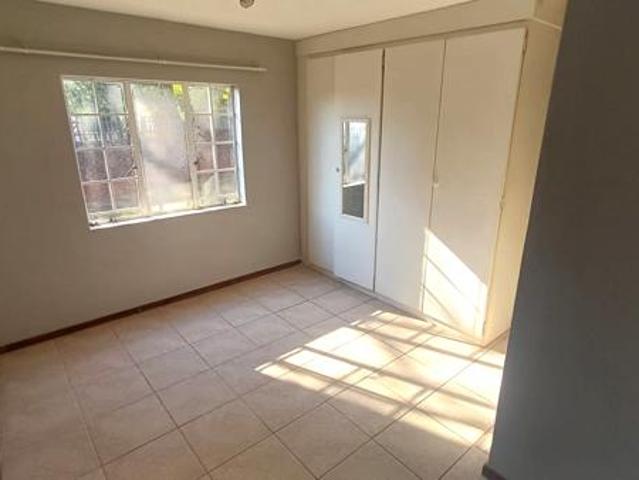 3 Bedroom Apartment in Die Hoewes