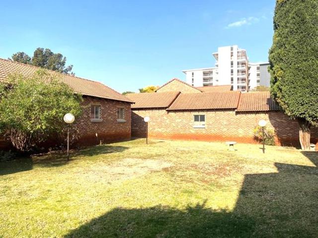 3 Bedroom Apartment in Die Hoewes