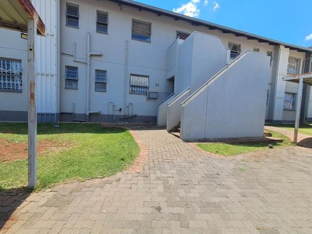 3 Bedroom Apartment in Die Hoewes