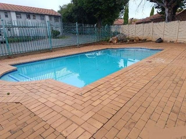 3 Bedroom Apartment in Die Hoewes