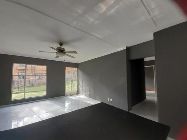 3 Bedroom Apartment in Die Hoewes