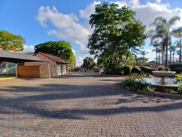 3 Bedroom Apartment in Die Hoewes