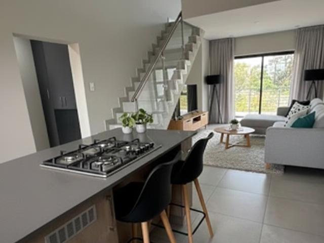 3 Bedroom Apartment in Die Hoewes