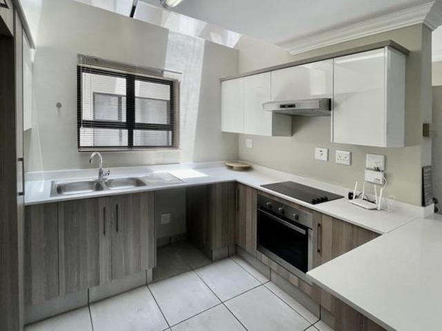 3 Bedroom Apartment in Die Hoewes