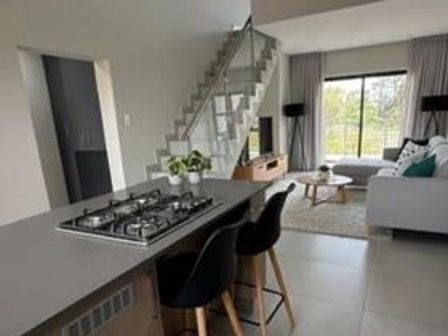 3 Bedroom Apartment in Die Hoewes