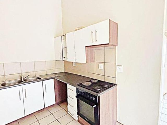 3 Bedroom Apartment in Die Hoewes