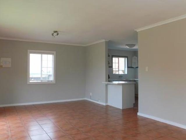 3 Bedroom Apartment in Die Hoewes