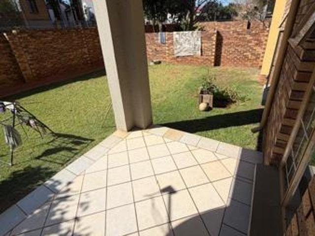 3 Bedroom Apartment in Die Hoewes