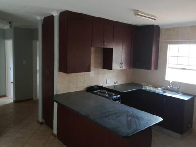 3 Bedroom Apartment in Die Hoewes