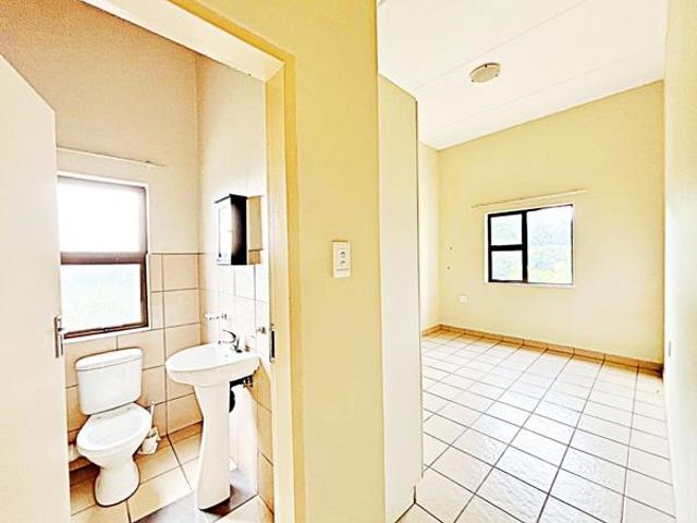 3 Bedroom Apartment in Die Hoewes