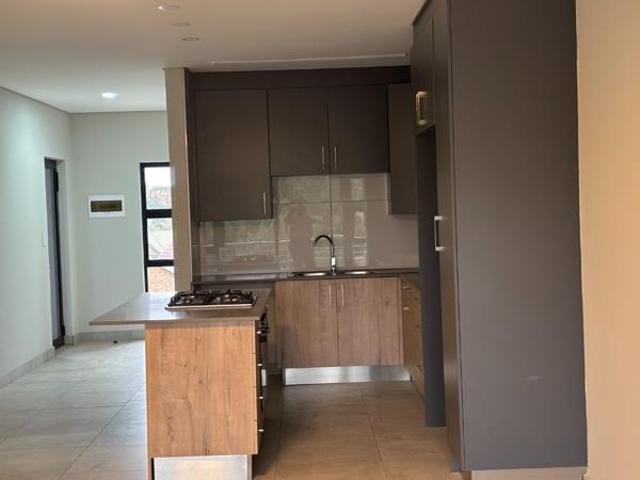 3 Bedroom Apartment in Die Hoewes