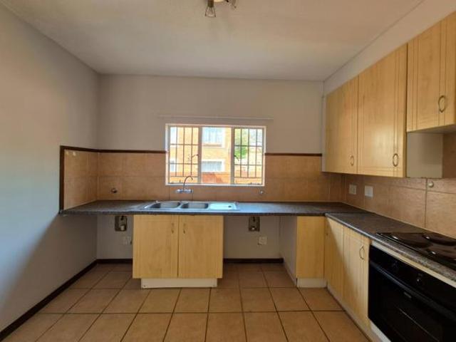 3 Bedroom Apartment in Die Hoewes